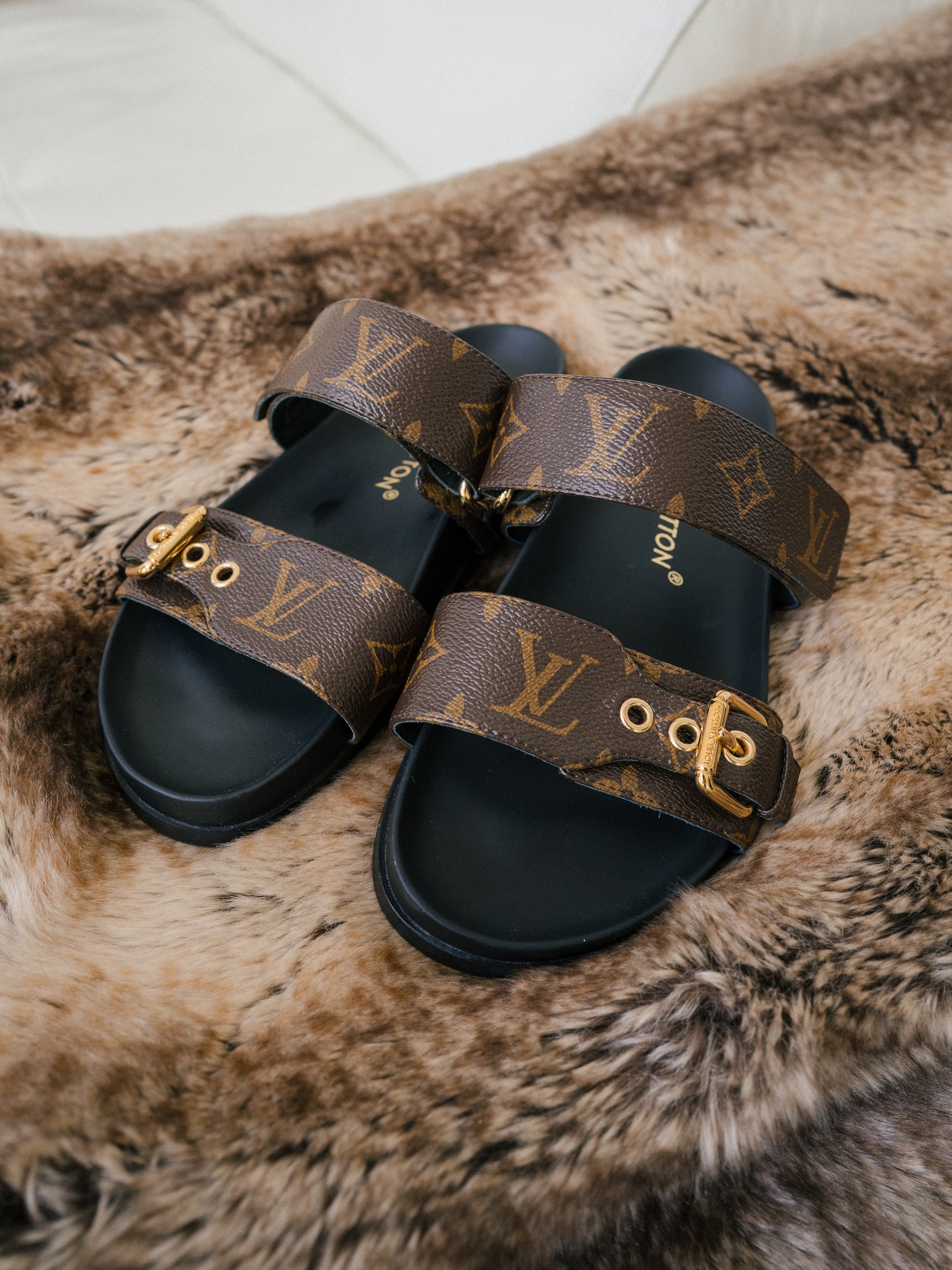 Bom Dia Flat Comfort Mule Sandals